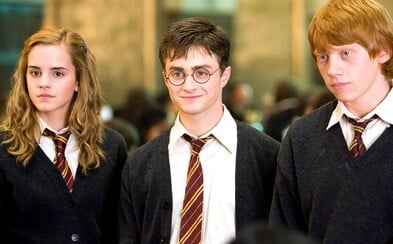 J. K. Rowling překvapila fanoušky. Na sociální síti odhalila pravdu o původu Harryho Pottera J. K. Rowling překvapila fanoušky. Na sociální síti odhalila pravdu o původu Harryho Pottera