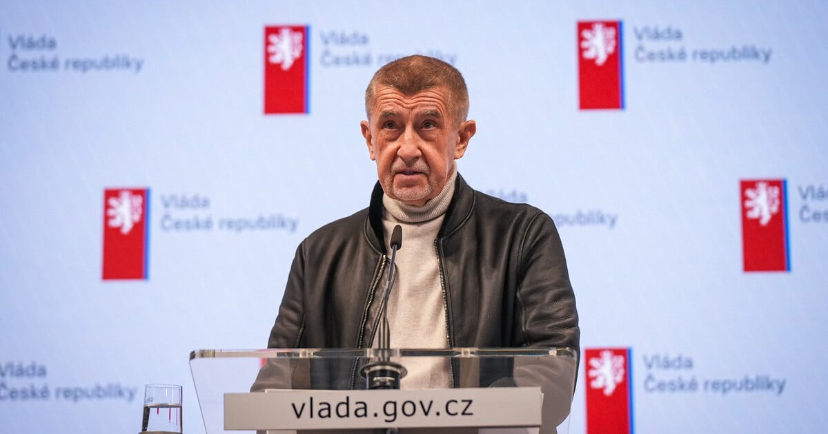 Terorismus v Česku? Babiš po požáru v Pardubicích vyzval firmy, aby si zabezpečily areály