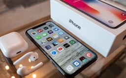 Jabĺčkári, pozor: Tento iOS potajomky používa tvoj fotoaparát, keď si otvoríš aplikáciu Facebooku