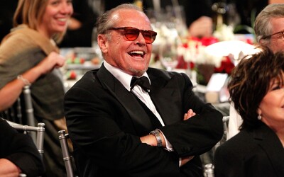 Jack Nicholson se skrývá před světem. Jeho přátelé se bojí, že zemře sám