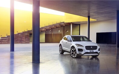 Jaguar opäť rozširuje portfólio o úplnú novinku. Štýlový E-Pace pritom odhaľuje rekordným preletom Jaguar opäť rozširuje portfólio o úplnú novinku. Štýlový E-Pace pritom odhaľuje rekordným preletom