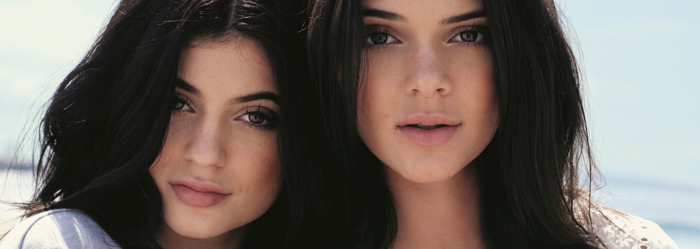 Jak bude vypadat zbrusu nová kolekce unikátních plavek Kylie a Kendall Jenner pro Topshop?