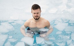 Jak se otužovat v létě, snížit stres a zlepšit spánek? Biohacker Libor Mattuš říká, jak na to (Rozhovor)