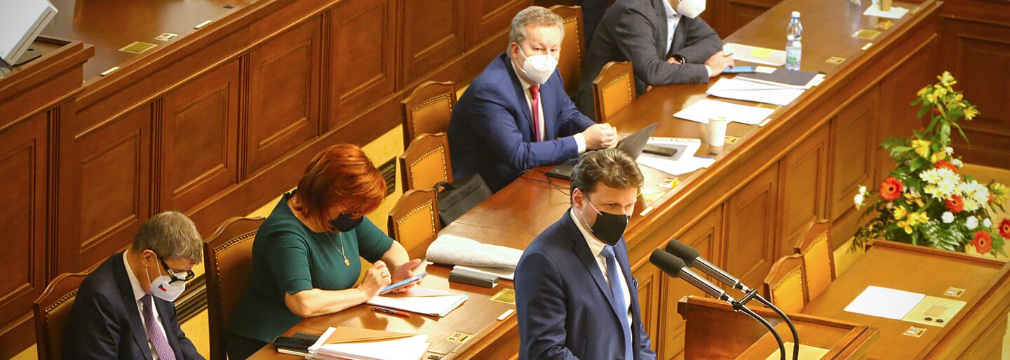 Jak se staví české politické strany ke změně definice znásilnění? Zeptali jsme se jich, zda budou prosazovat změnu