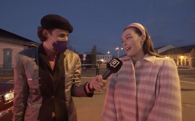 Jaké auto řídíš a kolik tě stálo? Vyrazili jsme na Mercedes-Benz Prague Fashion Week a zeptali se (Anketa) Jaké auto řídíš a kolik tě stálo? Vyrazili jsme na Mercedes-Benz Prague Fashion Week a zeptali se (Anketa)