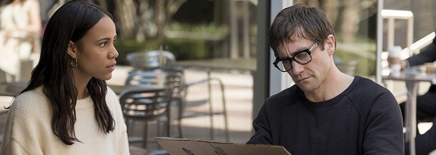 Jake Gyllenhaal bojuje proti prekliatym obrazom, ktoré vraždia jeho priateľov a uťahujú si zo snobstva umelcov (Recenzia)