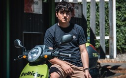 Jaký je nejrychlejší způsob dopravy po Praze? Stojí pár korun, je zábavný a bez emisí