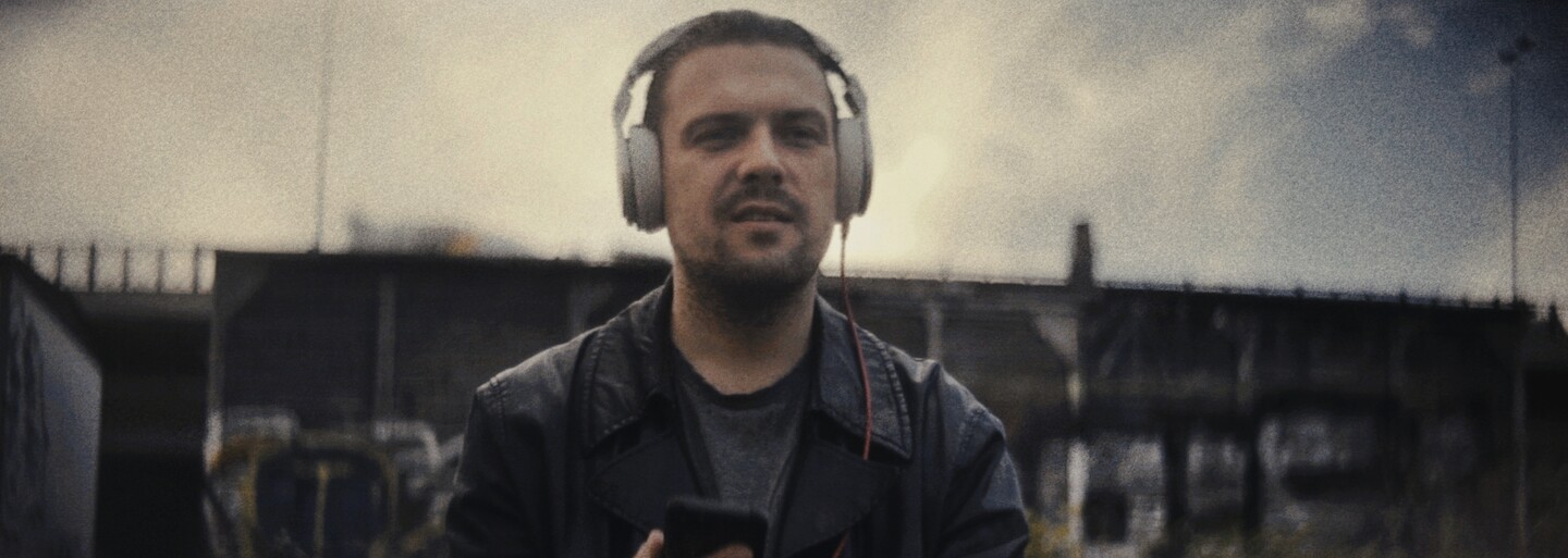 James Cole ukazuje cover a tracklist svého nového alba Stanley Kuffenheim. Na co se můžeme těšit?