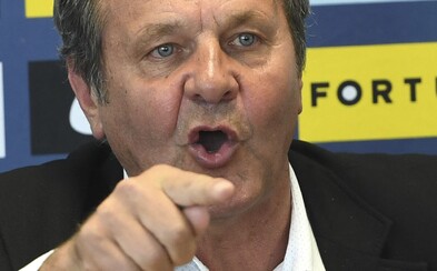 Ján Kozák vynadal slovenským futbalistom a objasnil, prečo odstúpil. Nechcel zostať pri hráčoch, ktorí by ho najradšej opľuli Ján Kozák vynadal slovenským futbalistom a objasnil, prečo odstúpil. Nechcel zostať pri hráčoch, ktorí by ho najradšej opľuli