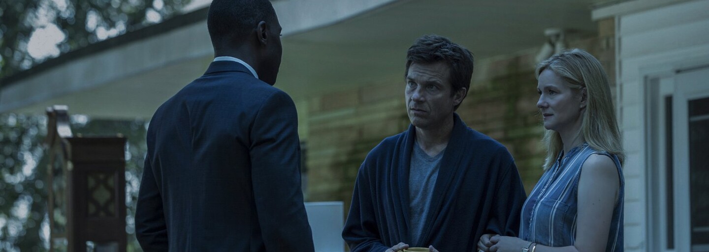 Jason Bateman v temnom krimi seriáli Ozark perie peniaze pre nemilosrdný drogový kartel. O život však ide nielen jemu, ale aj jeho rodine
