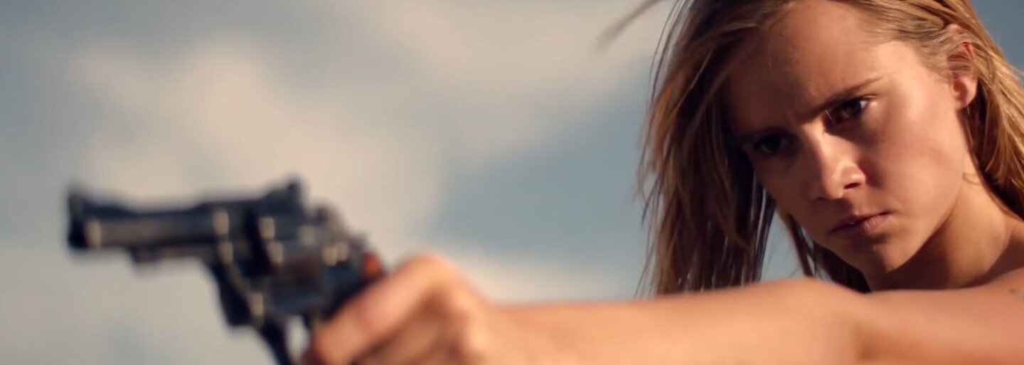Jason Momoa a Keanu Reeves šéfujú v dystopickom horore gangu drsných kanibalov. Dokáže sa im krásna mladá žena ubrániť?
