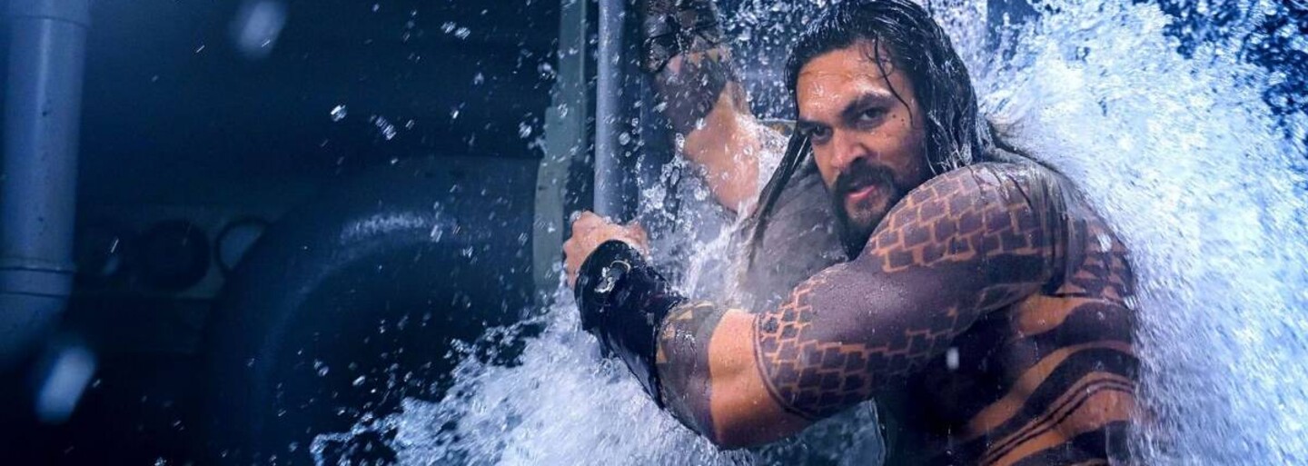Jason Momoa hral občas v Aquamanovi Khal Droga. Jeho ľudia z Atlantídy sa zase na súši musia vyvracať, aby mohli dýchať vzduch