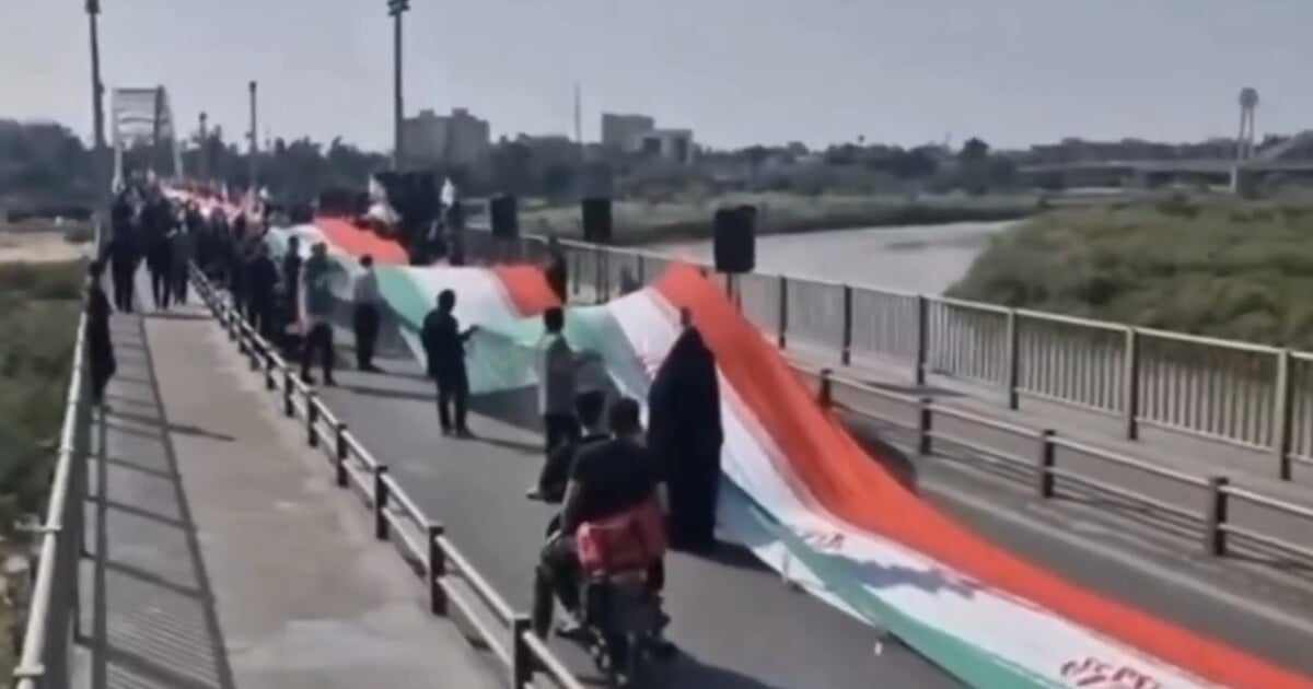 Iránci po výhrůžkách ze strany USA vytvořili lidské řetězy u elektráren