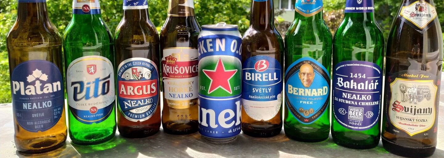 Je lepší „nejlepší české nealko pivo“ nebo pivo privátní značky z řetězce? Vyzkoušeli jsme všechna nealko piva v obchodech