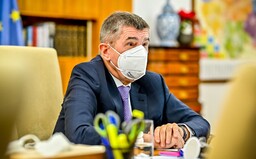 Je to nesmírná hanba. K útoku na Kapitol vyjádřili Babiš, Zeman a další politici