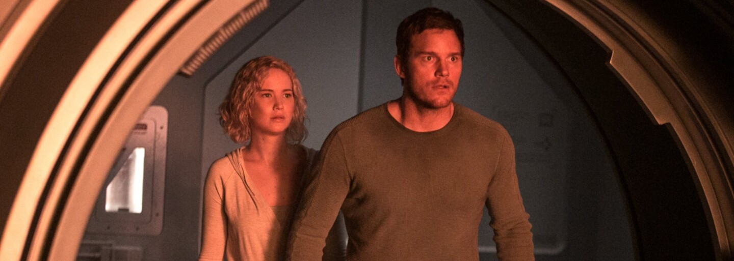 Jennifer Lawrence a Chris Pratt nabízejí netradiční pohled na život na vesmírné lodi