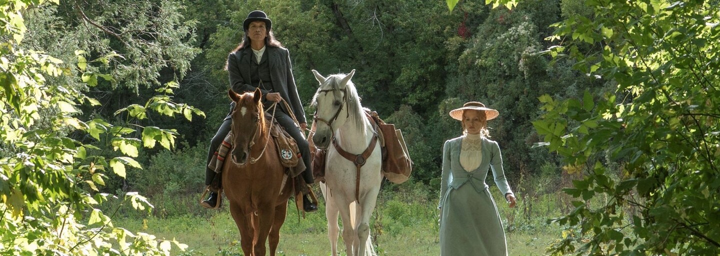Jessica Chastain si v chválenej westernovej dráme Woman Walks Ahead zahrá umelkyňu, ktorá chce namaľovať portrét indiánskeho náčelníka