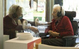 Ježíškova vnoučata opět plní přání osamělým seniorům