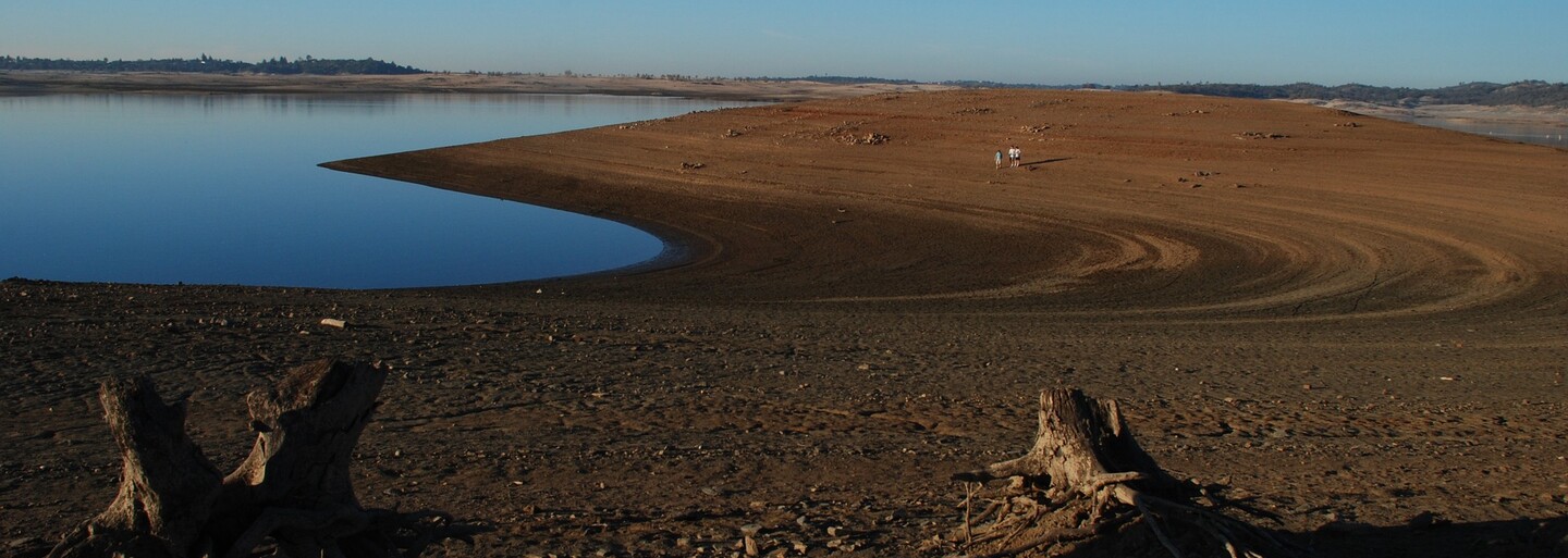 Jižní Kalifornie bojuje s historickým suchem, nová vyhláška omezí 6 milionům lidí používání vody