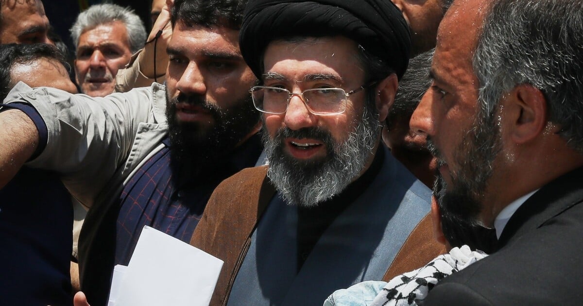 Írán popírá zprávy o smrti nového vůdce. Tvrdí, že je „ve výborném zdravotním stavu a má situaci v zemi pod kontrolou“