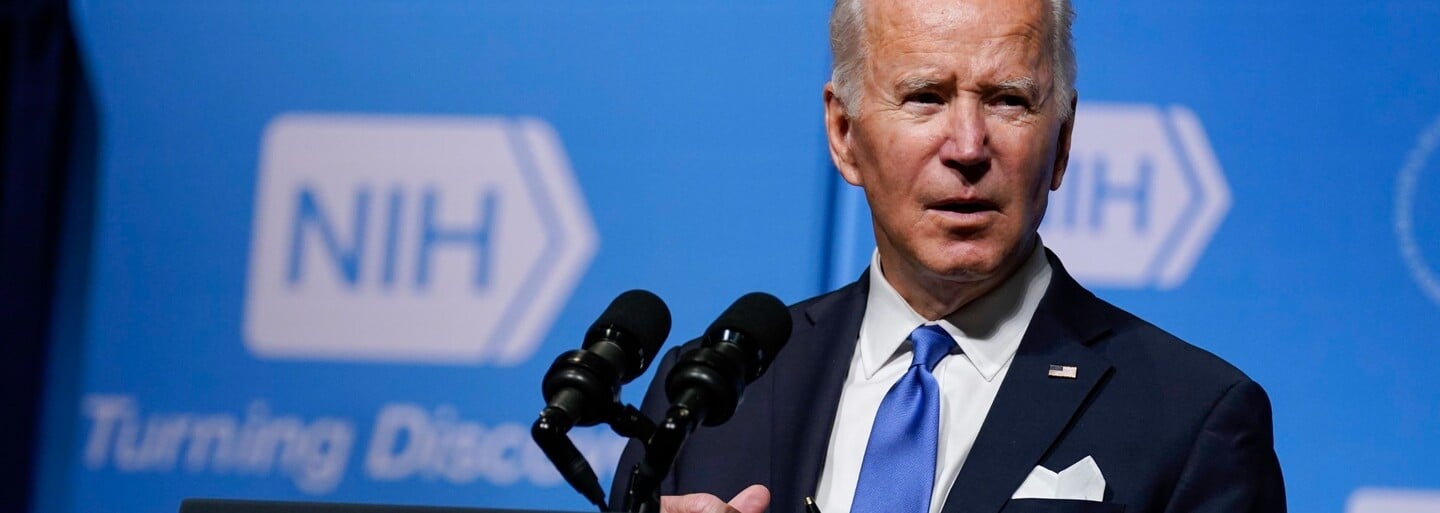 Joe Biden podepsal nařízení na ochranu přístupu k interrupcím. Jeho cílem je i rozšířit přístup k potratovým tabletám