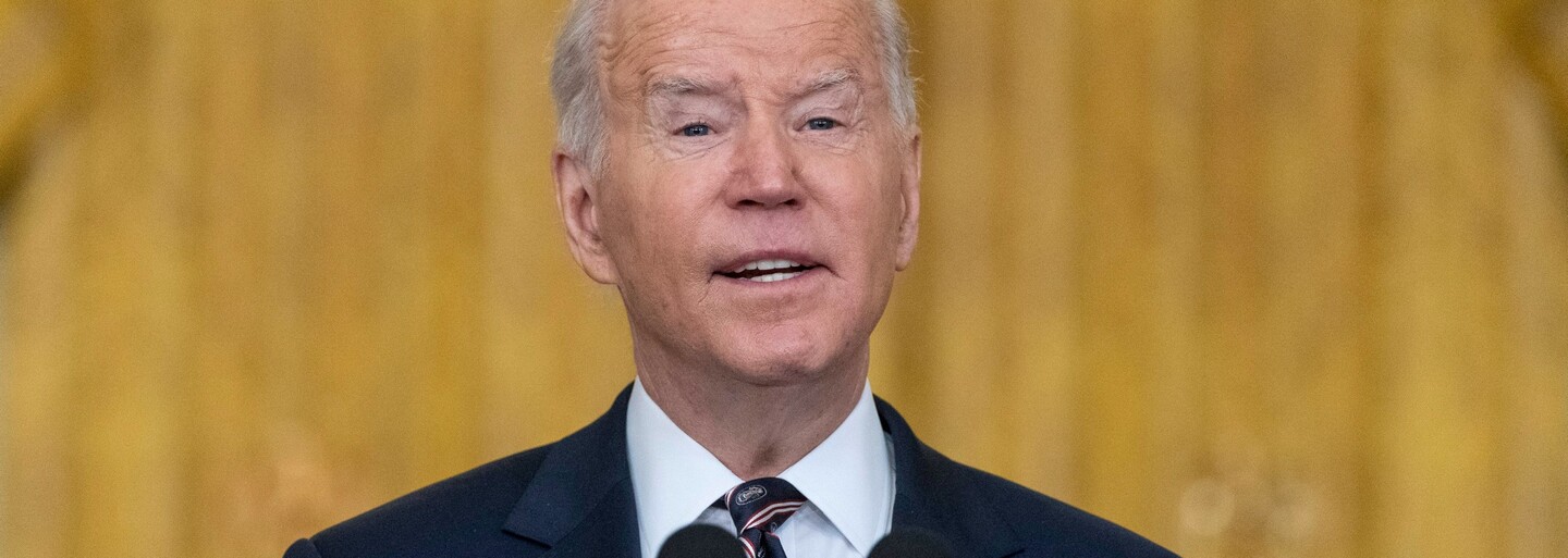 Joe Biden přiletěl do Polska. Společného jednání se zúčastní i Petr Fiala