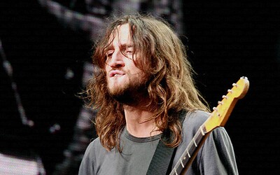 John Frusciante sa po 10 rokoch vracia do Red Hot Chili Peppers