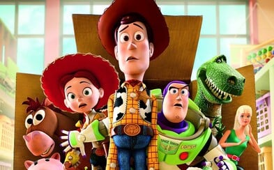 John Lasseter, zakladateľ Pixaru a režisér Toy Story, bol obvinený zo sexuálneho obťažovania a berie si polročnú dovolenku John Lasseter, zakladateľ Pixaru a režisér Toy Story, bol obvinený zo sexuálneho obťažovania a berie si polročnú dovolenku