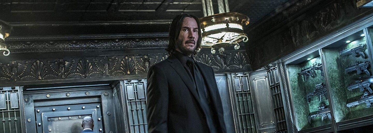 John Wick 3 je podle prvních reakcí brutální akční jízdou od začátku až do konce