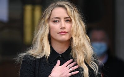 Johnny Depp Allegedly Put A Bottle In Amber Heard's Vagina, And Slapped Her For The First Time In 2012