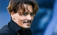 Johnny Depp věnuje výdělky z prodeje NFT charitativní organizaci spojené s Amber Heard