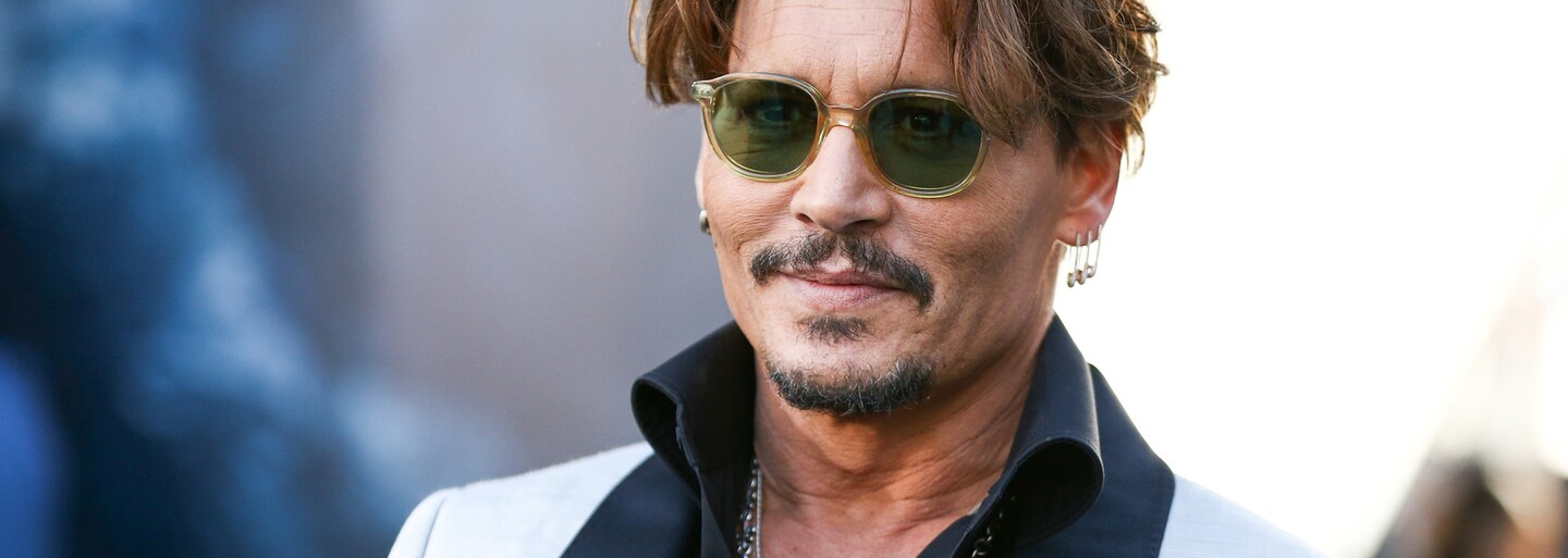 Johnny Depp zarobil viac ako 3,6 milióna dolárov počas niekoľkých hodín. Fanúšikov zaujal debutovou kolekciou obrazov