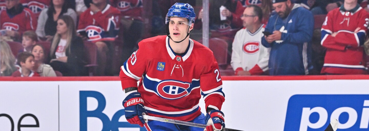 Juraj Slafkovský prvýkrát skóroval v NHL. Stal sa prvou hviezdou zápasu a zotrel rekord Mariána Gáboríka