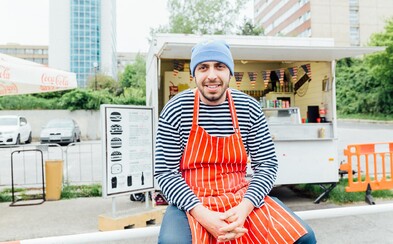 Juro z Kramáre Burgers: Mesiace som prespával v novinovom stánku, dnes sú pred mojím burgerom rady (Rozhovor) Juro z Kramáre Burgers: Mesiace som prespával v novinovom stánku, dnes sú pred mojím burgerom rady (Rozhovor)