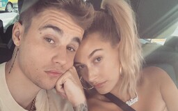 Justin Bieber čelí žalobě za sdílení fotografie, na které je on sám. Paparazzi chtěl vysoudit peníze, zpěvák se lekl