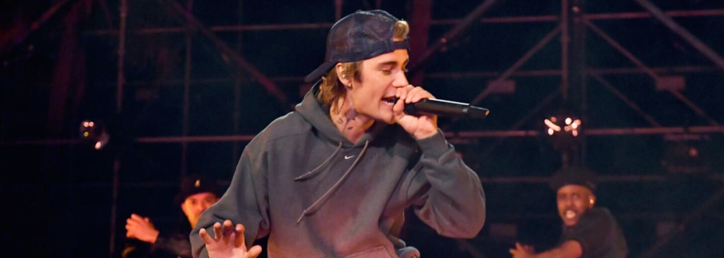 Justin Bieber je nový golfový talent. V novém klipu DJe Khaleda si to rozdal s 21 Savagem