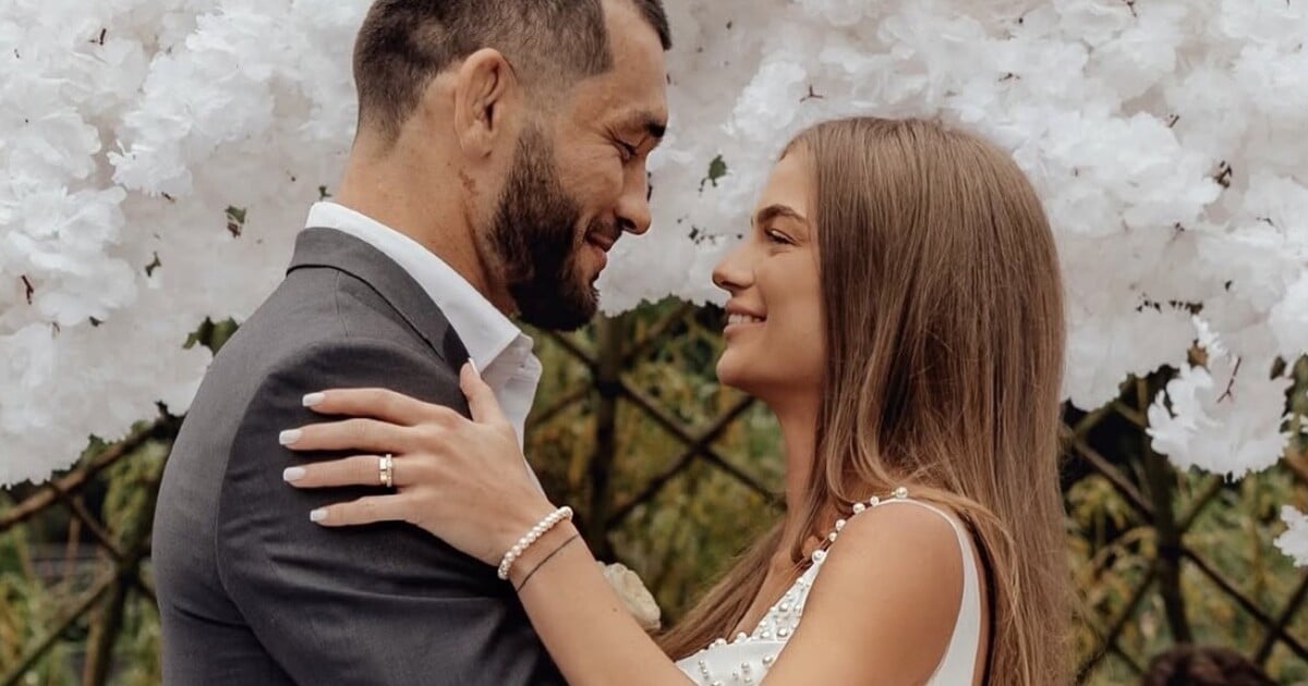 Muradov se otevřeně vyjádřil ke zprávám o vyhoštění a svatbě. Zápasník zveřejnil i fotky z velkého dne