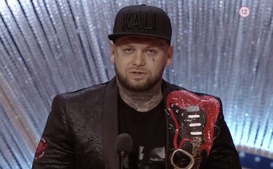 Kali získava ocenenie OTO v kategórii Spevák roka Kali získava ocenenie OTO v kategórii Spevák roka