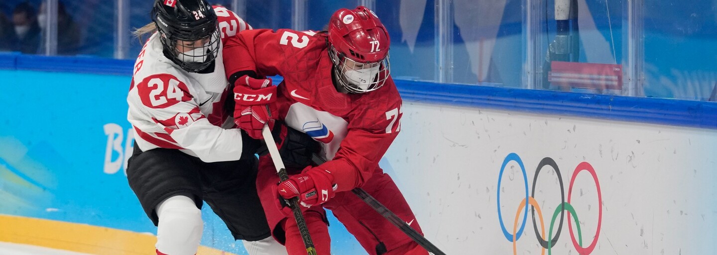 Kanaďanky odehrály hokejový zápas v respirátorech, soupeřky z Ruska nedodaly včas testy na koronavirus