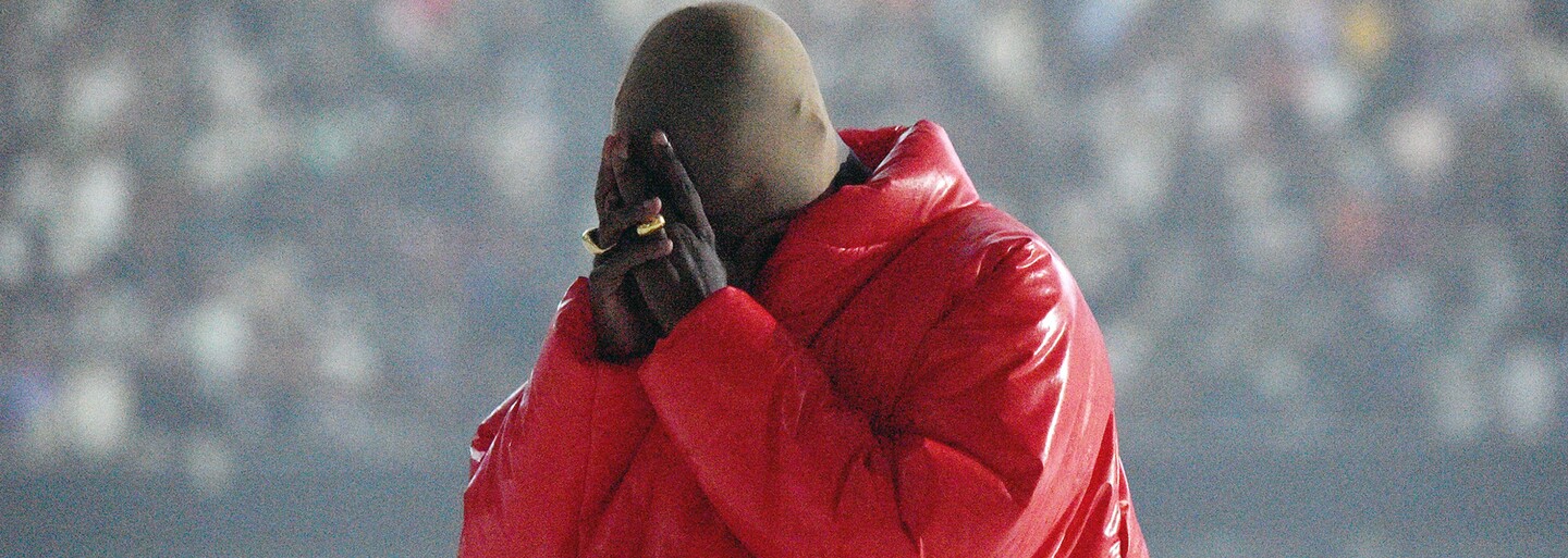 Kanye West nevrátil požičané oblečenie. Majiteľ žiada 400-tisíc dolárov