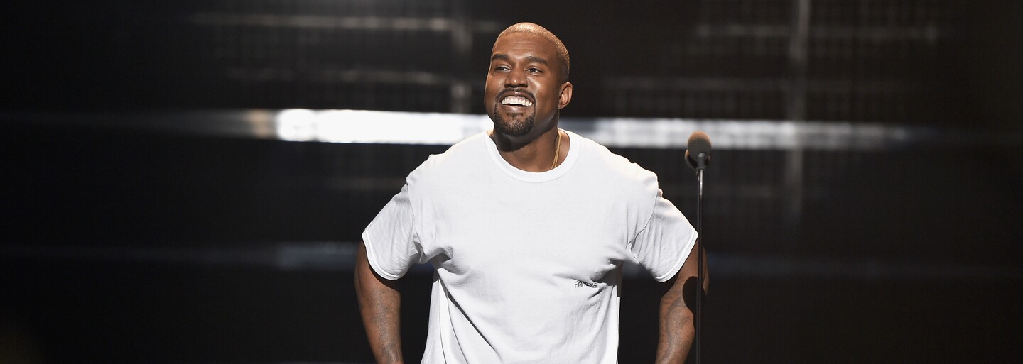 Kanye West odhaľuje prvé basketbalové tenisky od Yeezy