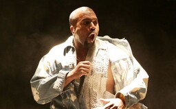 Kanye West skoro skončil s rapem, protože je to ďábelská hudba. Farář ho navedl, aby rapoval pro Boha