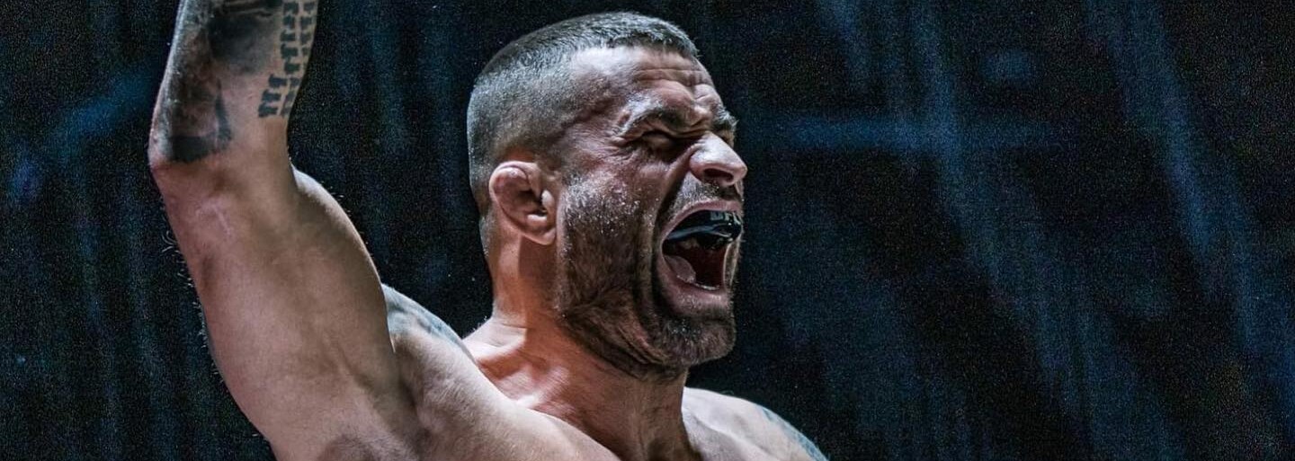 Karlos Vémola je šampionem Oktagonu MMA, srbského Jokera porazil v 1. kole