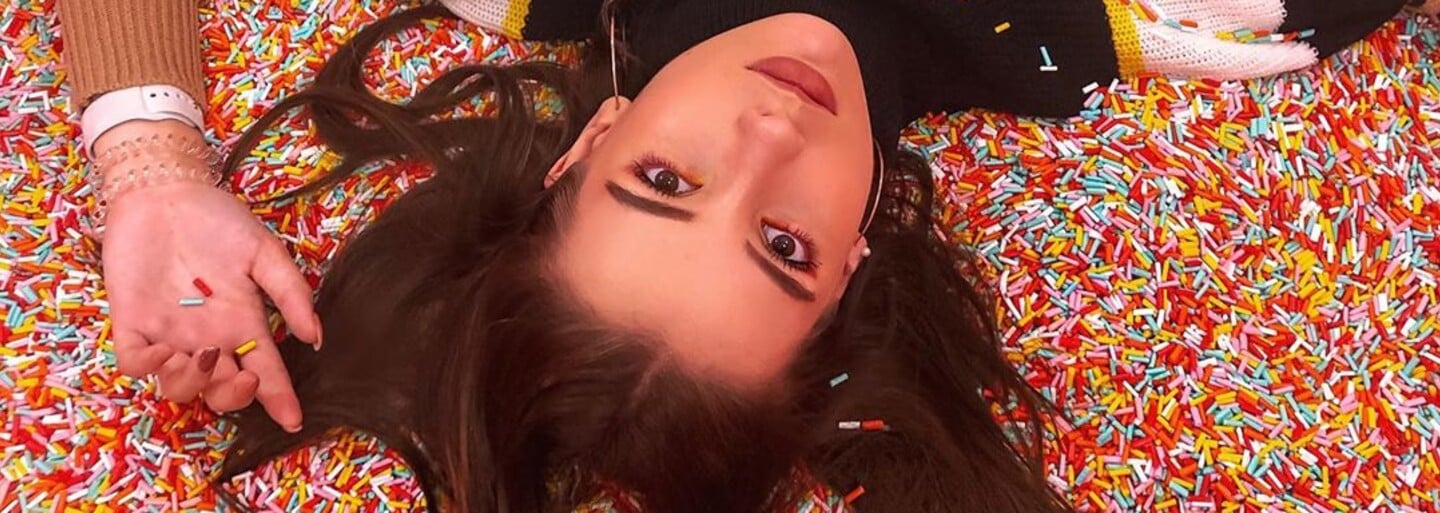 Karolína chce byť gynekologičkou, točí videá aj o menštruácii. Po nociach robí záchranárku, asistuje aj pri pôrode (Rozhovor)