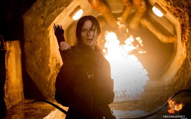Katniss vyzýva v najakčnejšom traileri pre Hunger Games ľud Panemu, aby zabili diktátorstvo, a teda Snowa Katniss vyzýva v najakčnejšom traileri pre Hunger Games ľud Panemu, aby zabili diktátorstvo, a teda Snowa