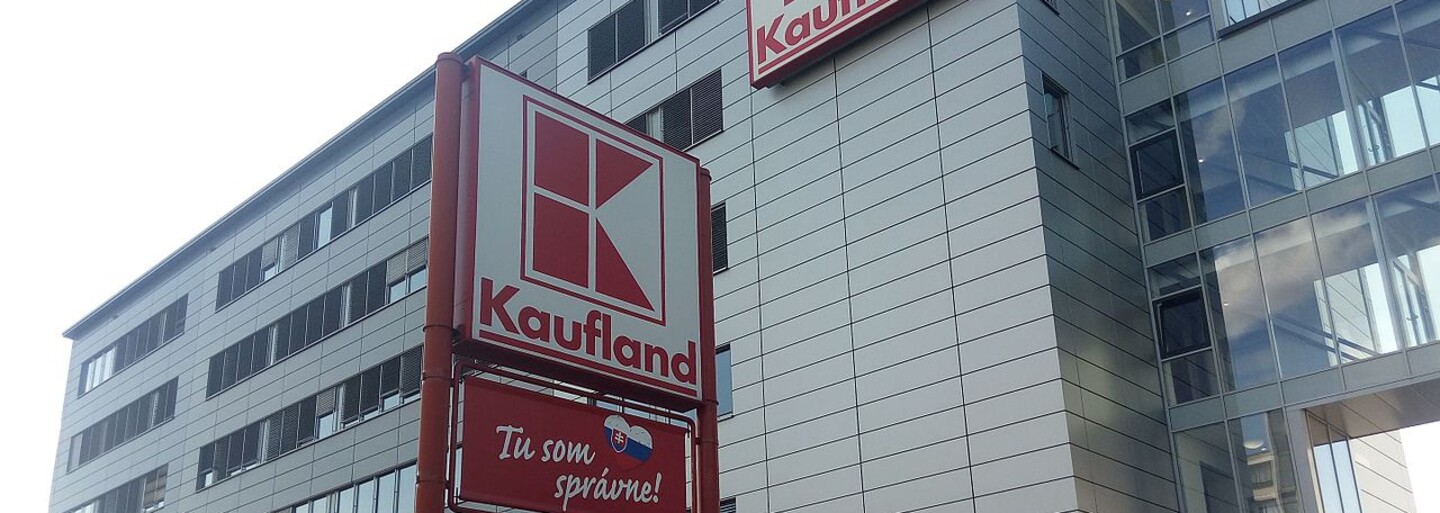 Kaufland najnovšie predáva ryby do každej tradičnej aj netradičnej rodiny. Obchod odvážne podporil dúhové zväzky