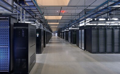Kde končia tvoje lajky či fotky? Nahliadni do srdca Facebooku, ktoré tlčie v obrovských datacentrách Kde končia tvoje lajky či fotky? Nahliadni do srdca Facebooku, ktoré tlčie v obrovských datacentrách
