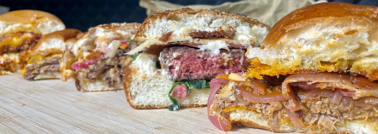 Kde si dát burger v Praze? Vybrali jsme pro tebe ty nejlepší do 250 Kč