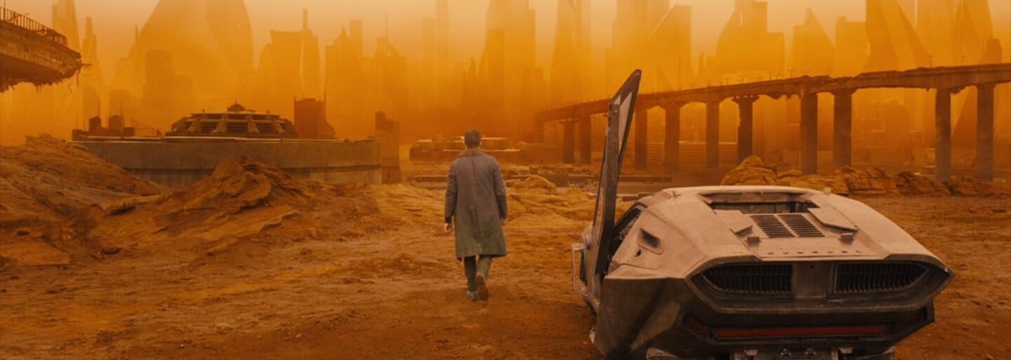 „Když se Ryan Gosling usměje, i kamera roztaje,“ chválí spolupráci režisér filmu Blade Runner 2049