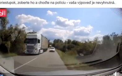 Keď sa takmer čelne zrazíš s tromi autami po sebe. Nepoučiteľní slovenskí vodiči excelujú v novej policajnej kompilácii z našich ciest Keď sa takmer čelne zrazíš s tromi autami po sebe. Nepoučiteľní slovenskí vodiči excelujú v novej policajnej kompilácii z našich ciest